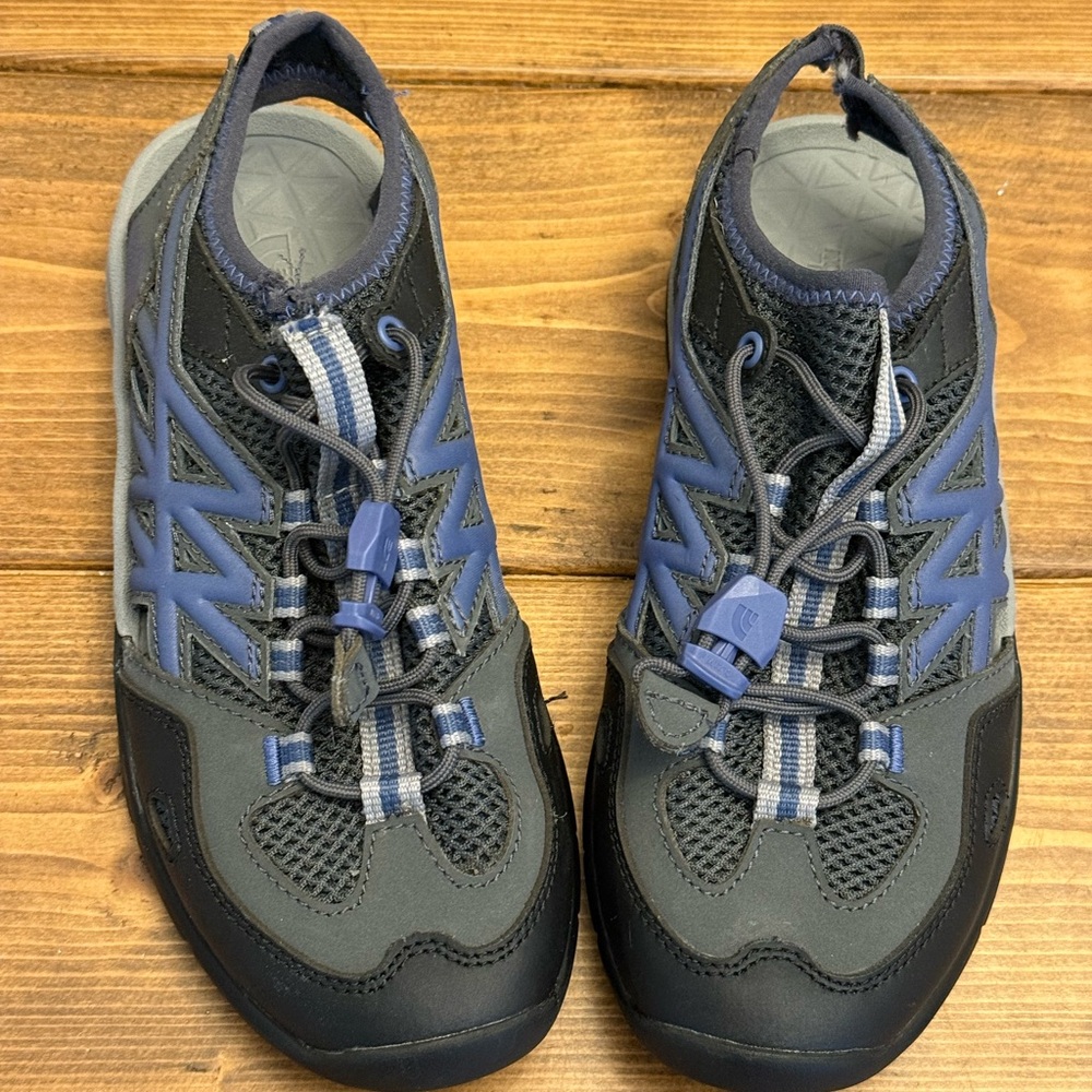 The North Face Women's Gray and Blue Sandals Size 5 FLAWS